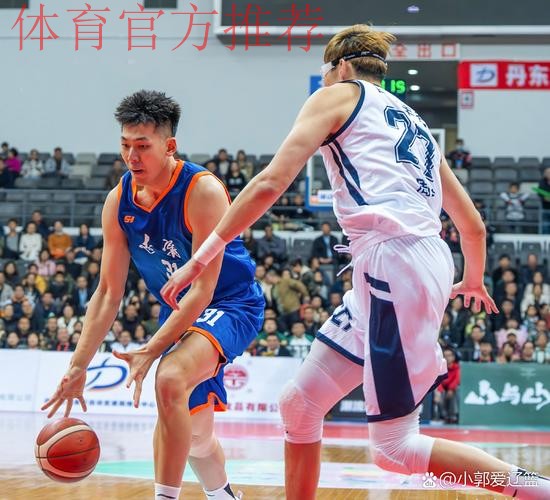 张陈治锋接球强起上篮打进,辽宁领先广厦7分 张陈治锋接球强起上篮打进,辽宁领先广厦7分